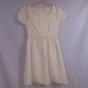 Monteau lace lined ivory dress size Small
